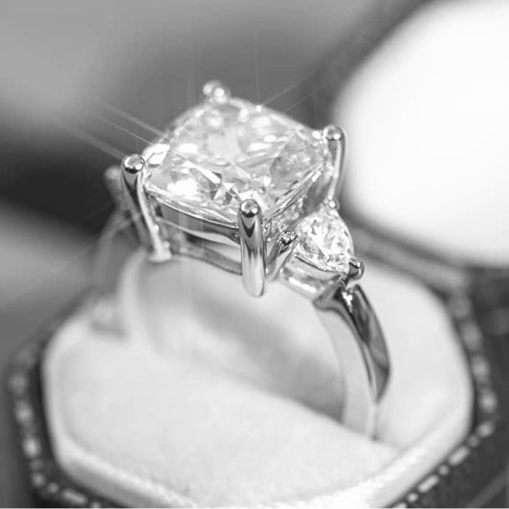 Stunning 3-Stone Statement Ring Cubic Zirconia Size 6.5, 5.0ct center cut